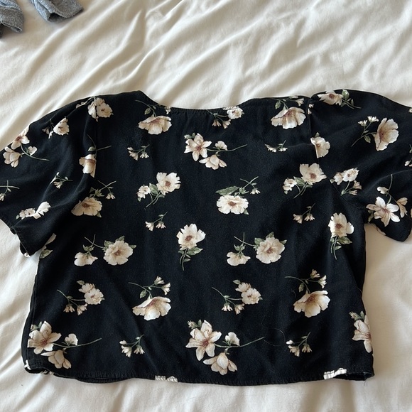 Crop top - Picture 2 of 2